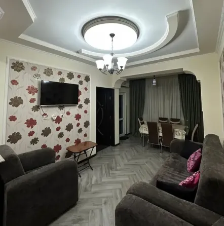 ქირავდება 2 ოთახიანი ბინა 55მ² 10/15 სართ თბილისი