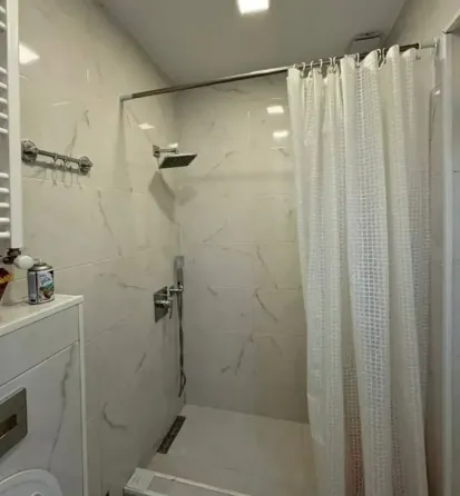 ქირავდება 2 ოთახიანი ბინა 40მ² 1/1 სართ თბილისი