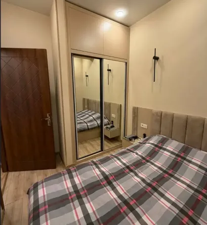 ქირავდება 2 ოთახიანი ბინა 40მ² 1/10 სართ თბილისი