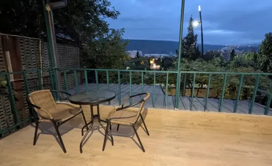 ქირავდება 2 ოთახიანი ბინა 60მ² 2/2 სართ თბილისი