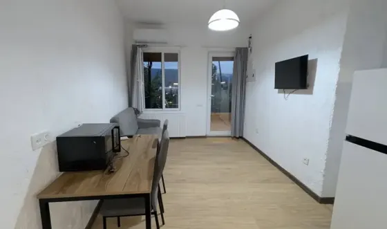 ქირავდება 2 ოთახიანი ბინა 60მ² 2/2 სართ თბილისი