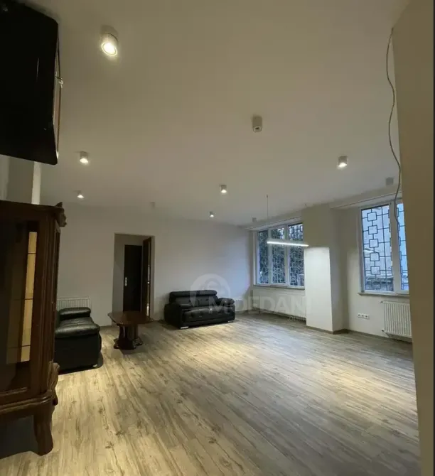 Საოფისე კომერციული ფართი საბურთალოზე თბილისი - photo 2