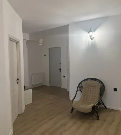 იყიდება 2 ოთახიანი ბინას 55მ² 1/9 სართ თბილისი