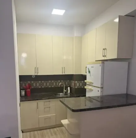 იყიდება 2 ოთახიანი ბინას 55მ² 1/9 სართ თბილისი