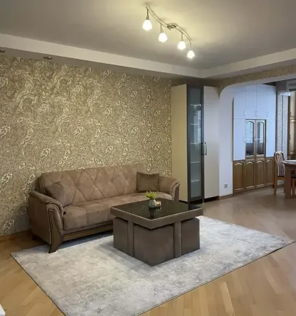 ქირავდება 2 ოთახიანი ბინა 64მ² 7/8 სართ თბილისი