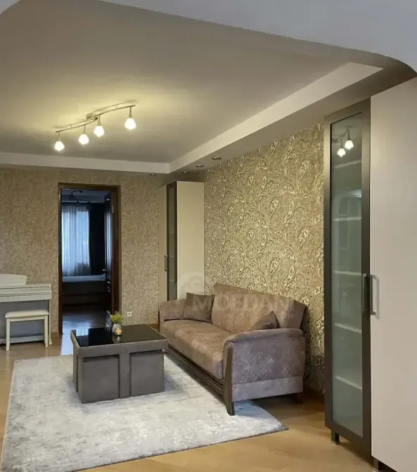 ქირავდება 2 ოთახიანი ბინა 64მ² 7/8 სართ თბილისი - photo 1