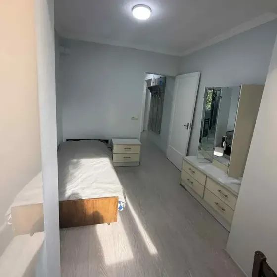 ქირავდება 2 ოთახიანი ბინა 40მ² 5/9 სართ თბილისი