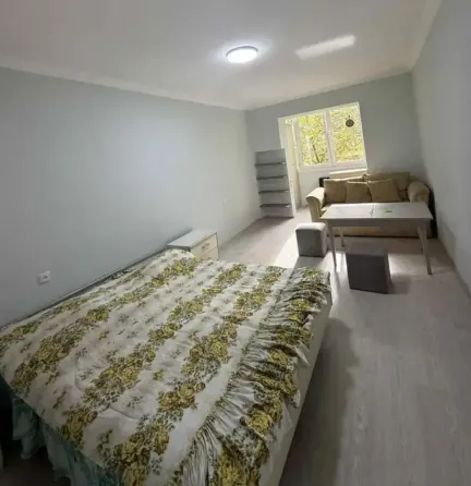 ქირავდება 2 ოთახიანი ბინა 40მ² 5/9 სართ თბილისი