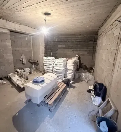 იყიდება 3 ოთახიანი ბინას 90მ² 2/4 სართ თბილისი