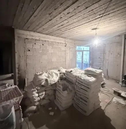 იყიდება 3 ოთახიანი ბინას 90მ² 2/4 სართ თბილისი