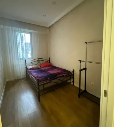 იყიდება 3 ოთახიანი ბინას 62მ² 8/14 სართ თბილისი