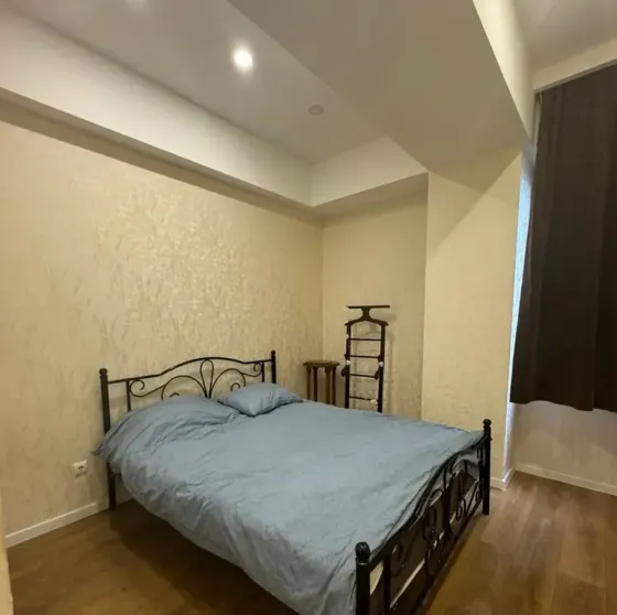 იყიდება 3 ოთახიანი ბინას 62მ² 8/14 სართ თბილისი