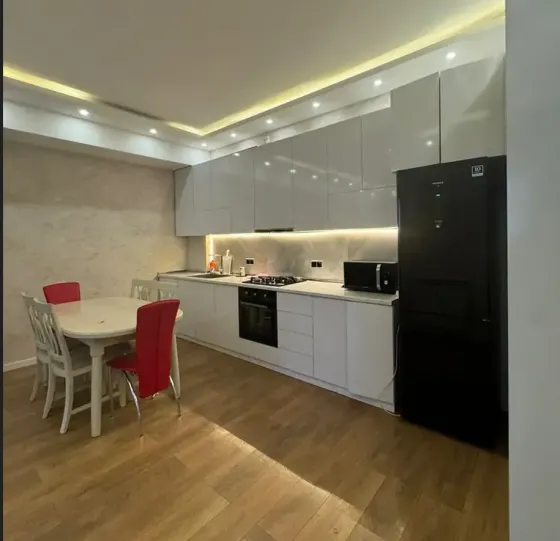 იყიდება 3 ოთახიანი ბინას 62მ² 8/14 სართ თბილისი