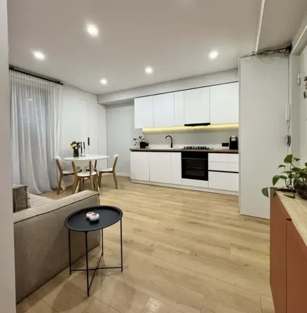 იყიდება 2 ოთახიანი ბინას 40მ² 2/5 სართ თბილისი