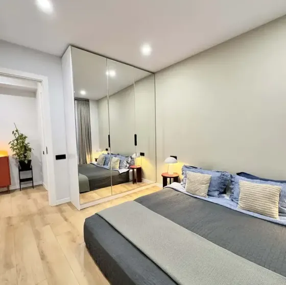 იყიდება 2 ოთახიანი ბინას 40მ² 2/5 სართ თბილისი