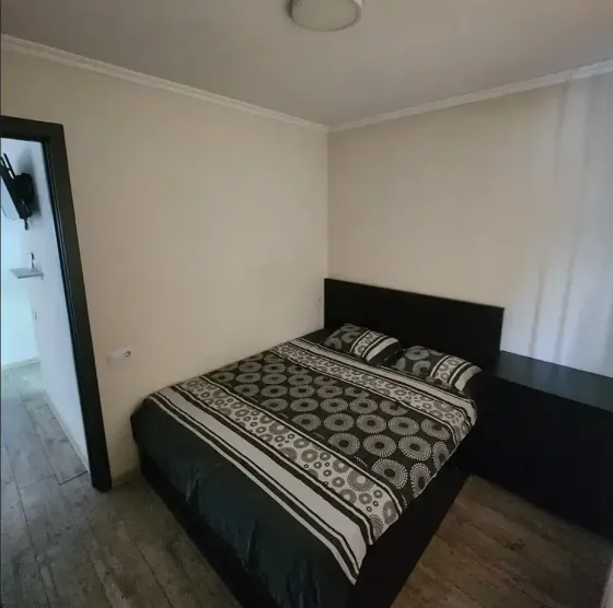 იყიდება 2 ოთახიანი ბინას 40.2მ² 8/8 სართ თბილისი