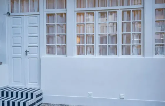 იყიდება 2 ოთახიანი ბინას 47მ² 1/2 სართ თბილისი