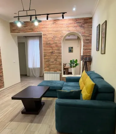 იყიდება 4 ოთახიანი ბინას 75მ² 2/3 სართ თბილისი