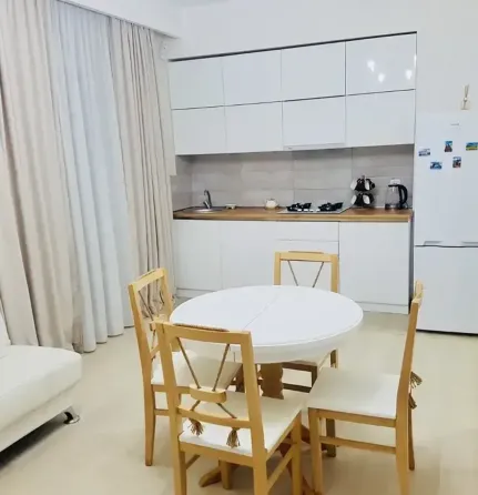 ქირავდება 2 ოთახიანი ბინა 60მ² 2/9 სართ თბილისი