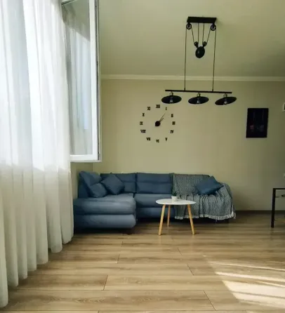 ქირავდება 2 ოთახიანი ბინა 40მ² 5/5 სართ თბილისი