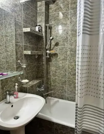 იყიდება 3 ოთახიანი ბინას 62მ² 5/8 სართ თბილისი