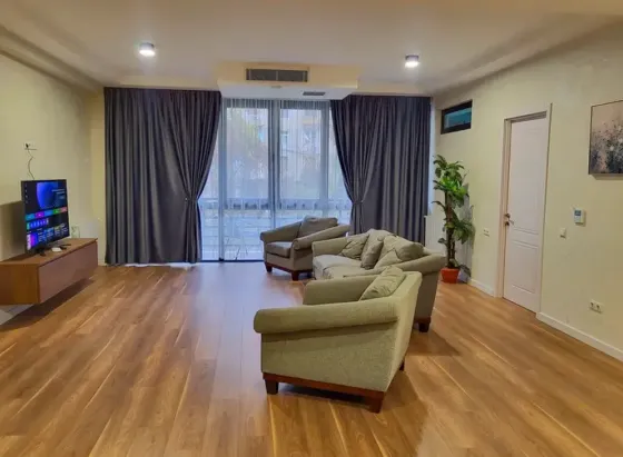 იყიდება 4 ოთახიანი ბინას 120.1მ² 3/18 სართ თბილისი