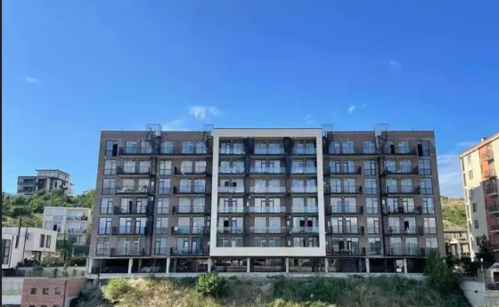 იყიდება 2 ოთახიანი ბინას 165მ² 6/6 სართ თბილისი