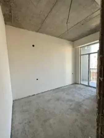 იყიდება 3 ოთახიანი ბინას 86მ² 5/5 სართ თბილისი