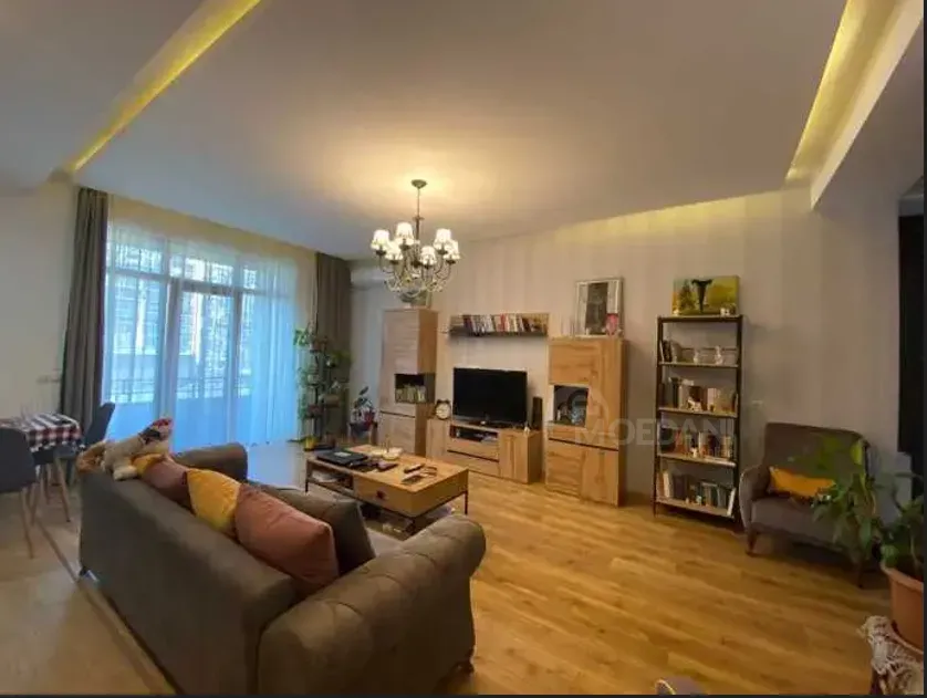 Продам 3-комн. квартиру 95м² 2/10 эт. Тбилиси - изображение 1