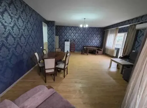 იყიდება 3 ოთახიანი ბინას 73მ² 4/18 სართ თბილისი