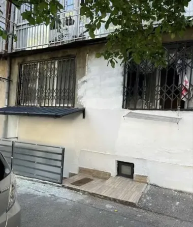 იყიდება 5 ოთახიანი ბინას 121მ² 1/5 სართ თბილისი