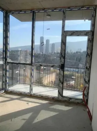 იყიდება 3 ოთახიანი ბინას 85.5მ² 10/10 სართ თბილისი