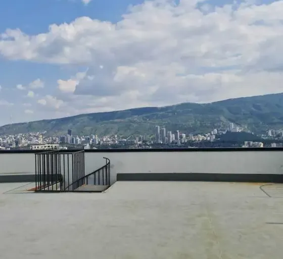 იყიდება 2 ოთახიანი ბინას 165მ² 6/6 სართ თბილისი