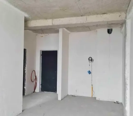 იყიდება 2 ოთახიანი ბინას 165მ² 6/6 სართ თბილისი