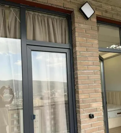 იყიდება 2 ოთახიანი ბინას 55მ² 4/6 სართ თბილისი