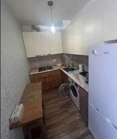 Продам 2-комн. квартиру 38м² 2/4 эт. Тбилиси