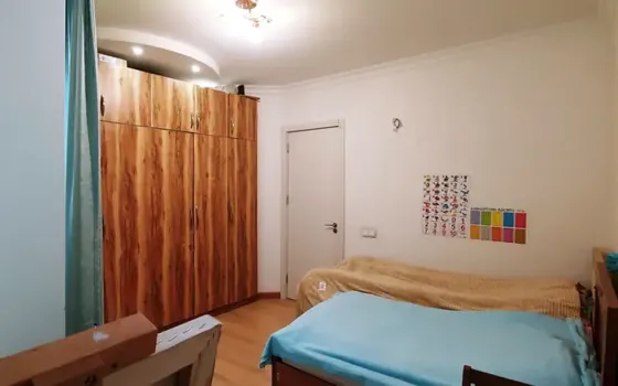 იყიდება 3 ოთახიანი ბინას 72მ² 8/23 სართ თბილისი