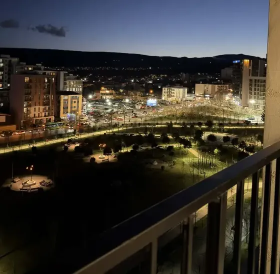 იყიდება 2 ოთახიანი ბინას 37მ² 8/12 სართ თბილისი