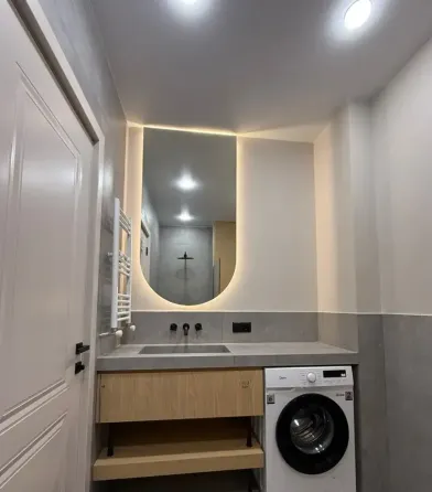 იყიდება 2 ოთახიანი ბინას 55.7მ² 14/15 სართ თბილისი