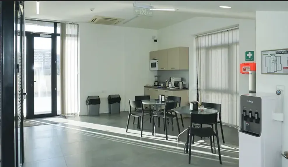 Ქირავდება საოფისე კომერციული ფართი დიდ დიღომში თბილისი - photo 8