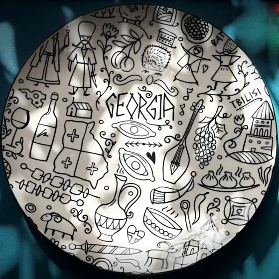 Керамическая обеденная тарелка Nego-10 (9 дюймов) станет современным и ярким дополнением вашей кухни. Тбилиси