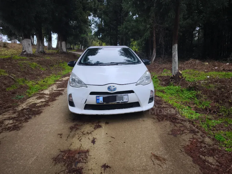 Toyota Prius C 1.5L 2014 Batumi - photo 2