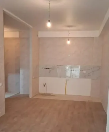 იყიდება 2 ოთახიანი ბინას 70მ² 1/9 სართ თბილისი