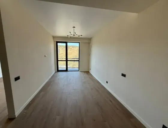 იყიდება 2 ოთახიანი ბინას 49.8მ² 15/15 სართ თბილისი