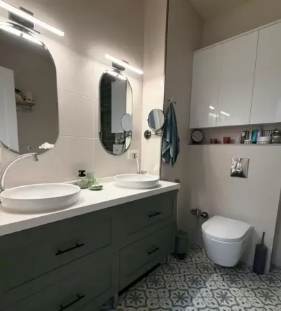 იყიდება 3 ოთახიანი ბინას 113მ² 5/9 სართ თბილისი