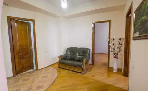 ქირავდება 3 ოთახიანი ბინა 100მ² 2/15 სართ თბილისი