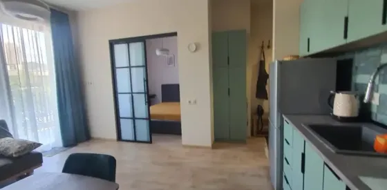 ქირავდება 2 ოთახიანი ბინა 55მ² 2/8 სართ თბილისი