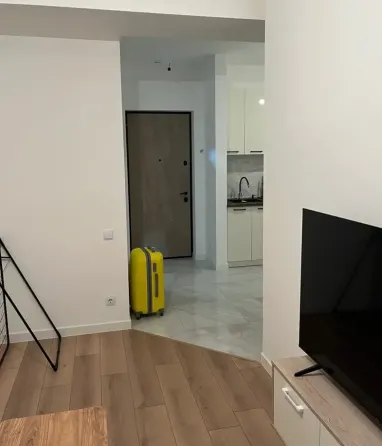 ქირავდება 2 ოთახიანი ბინა 60მ² 16/24 სართ თბილისი