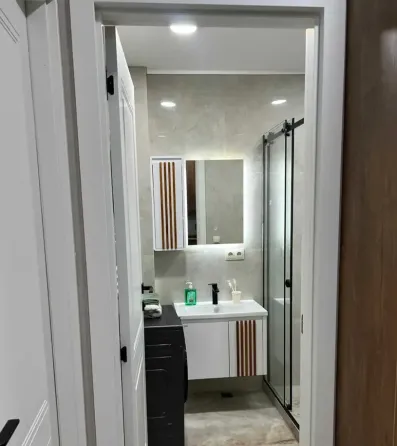 ქირავდება 2 ოთახიანი ბინა 65მ² 10/17 სართ თბილისი