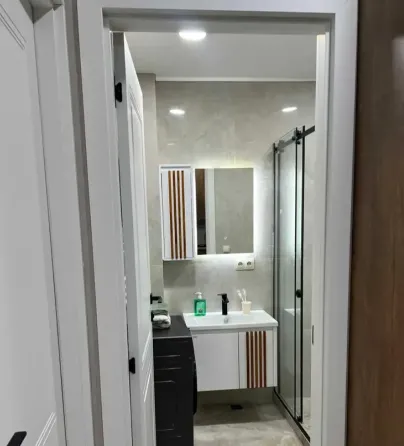 ქირავდება 2 ოთახიანი ბინა 65მ² 10/17 სართ თბილისი